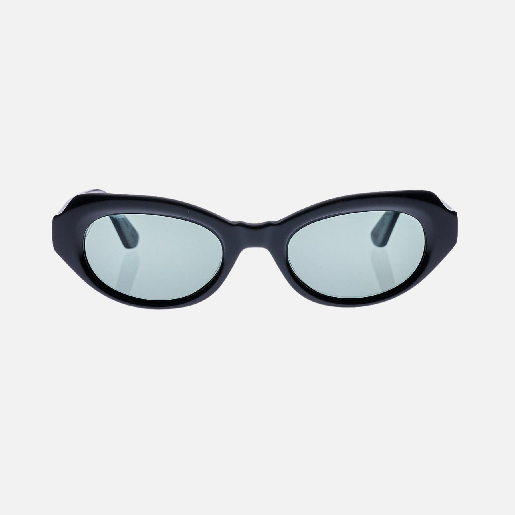 Polarised clarity for reflected glare.