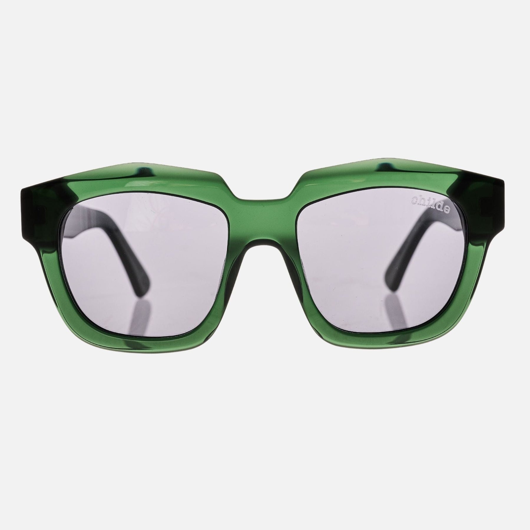 Square shape. Bevelled attitude.