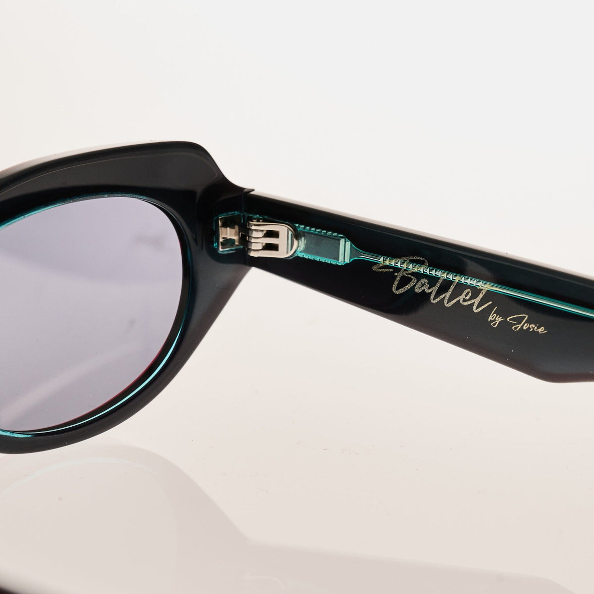 BALLET Tri Tone Ruby Green | Grey Bio Lens