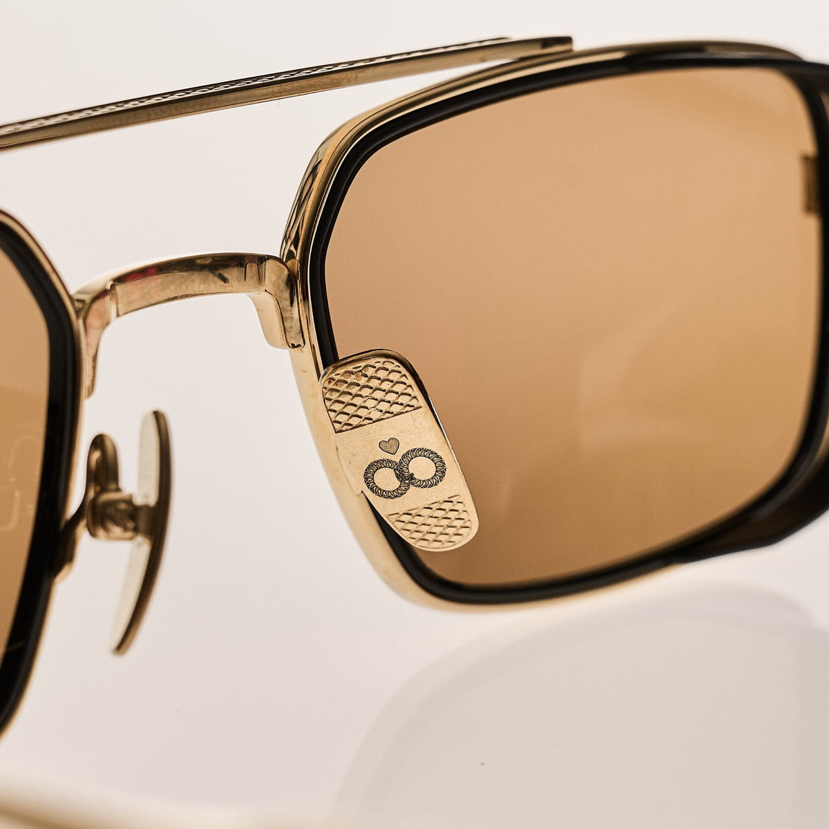 CYBER Gold | Amber Bio Lens