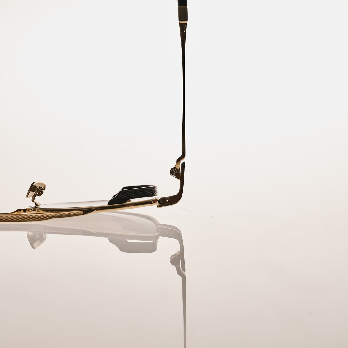 CYBER Gold | Amber Bio Lens