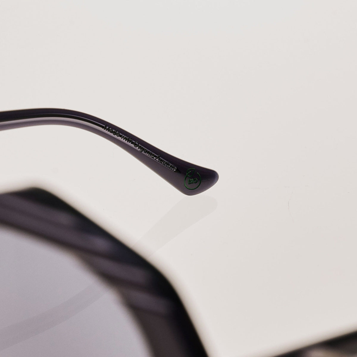 CYMBAL Black Blue Obsidien | Grey Bio Lens