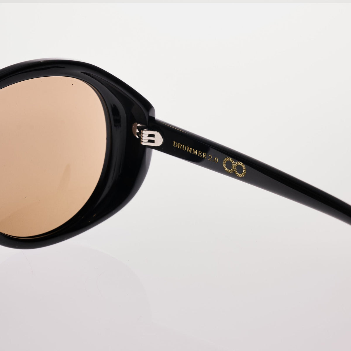 DRUMMER-2.0 Gloss Black | Amber Bio Lens