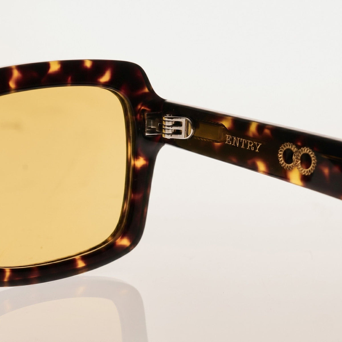 ENTRY Gloss Tort | Yellow Bio Lens
