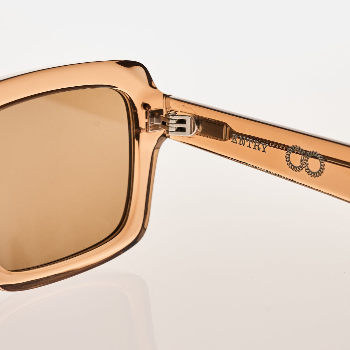 ENTRY Cola | Amber Bio Lens