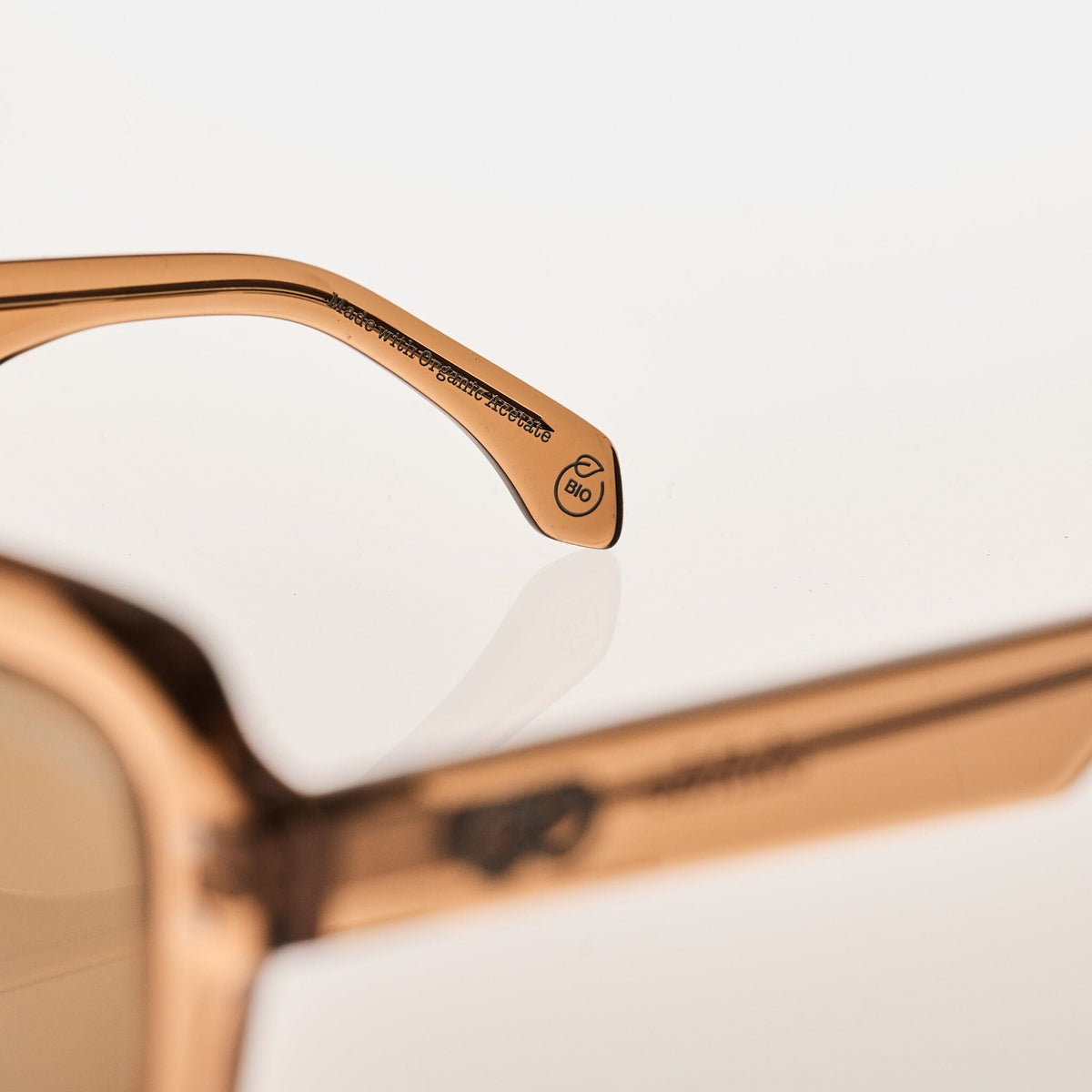 ENTRY Cola | Amber Bio Lens