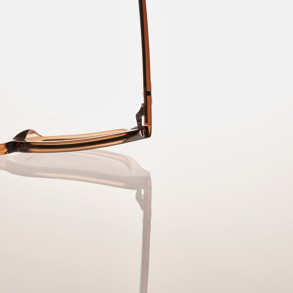 ENTRY Cola | Amber Bio Lens