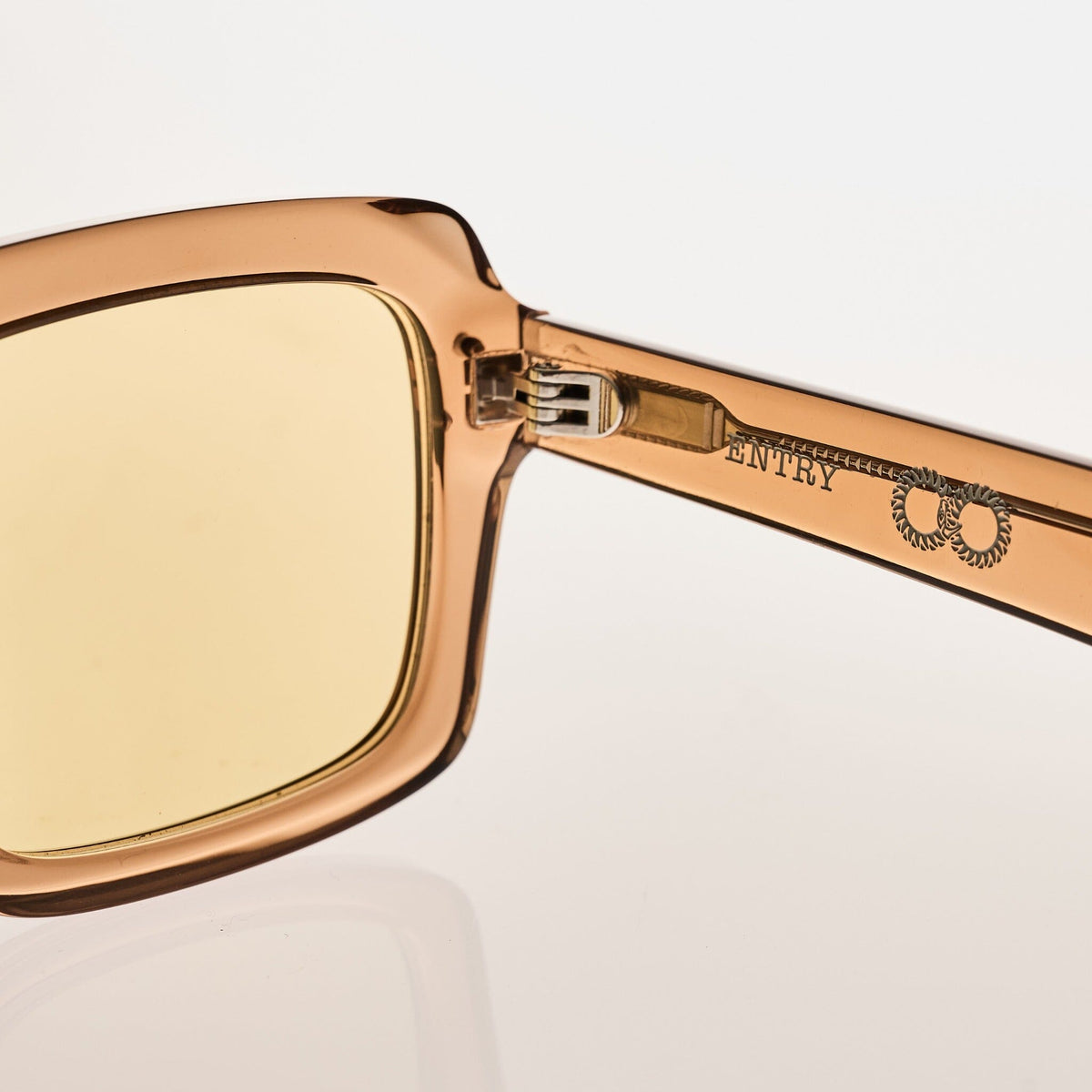 ENTRY Cola | Yellow Bio Lens