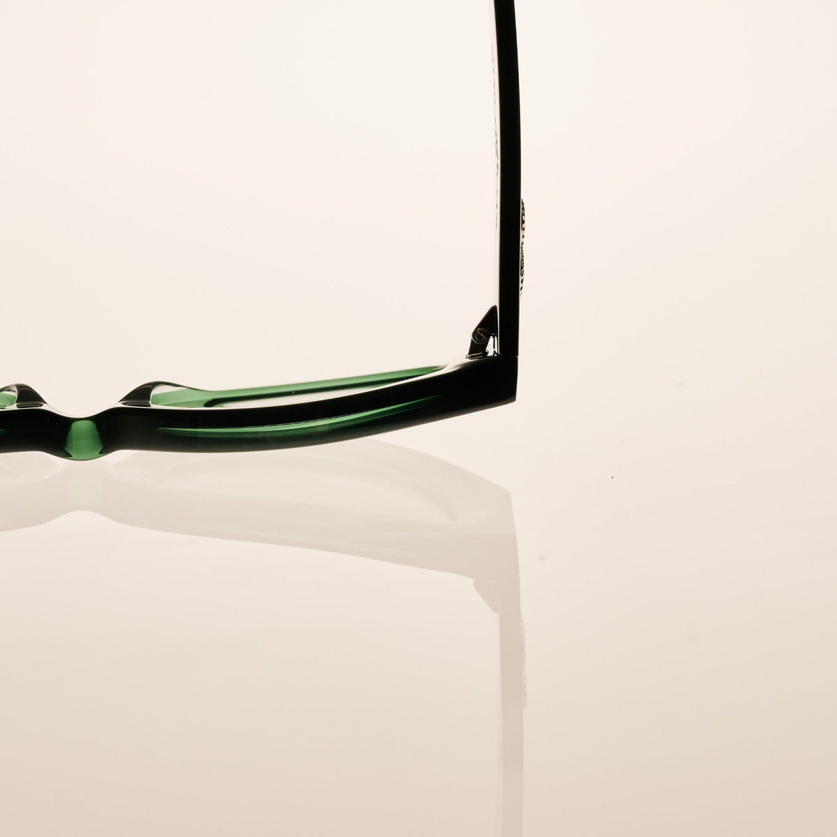 ORACLE Translucent Green | Green Polarised Bio Lens