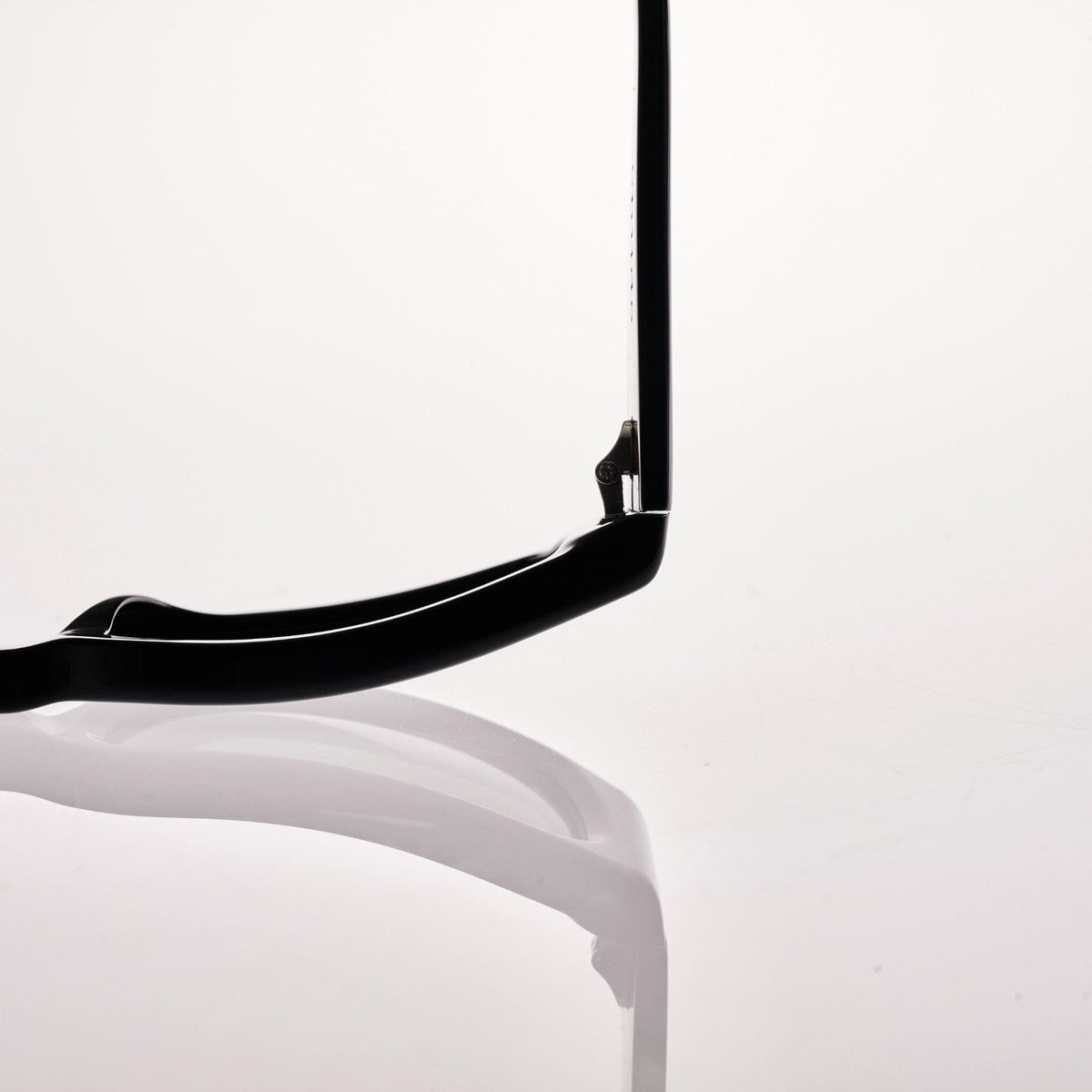 SoliTV Gloss Black | Amber Bio Lens
