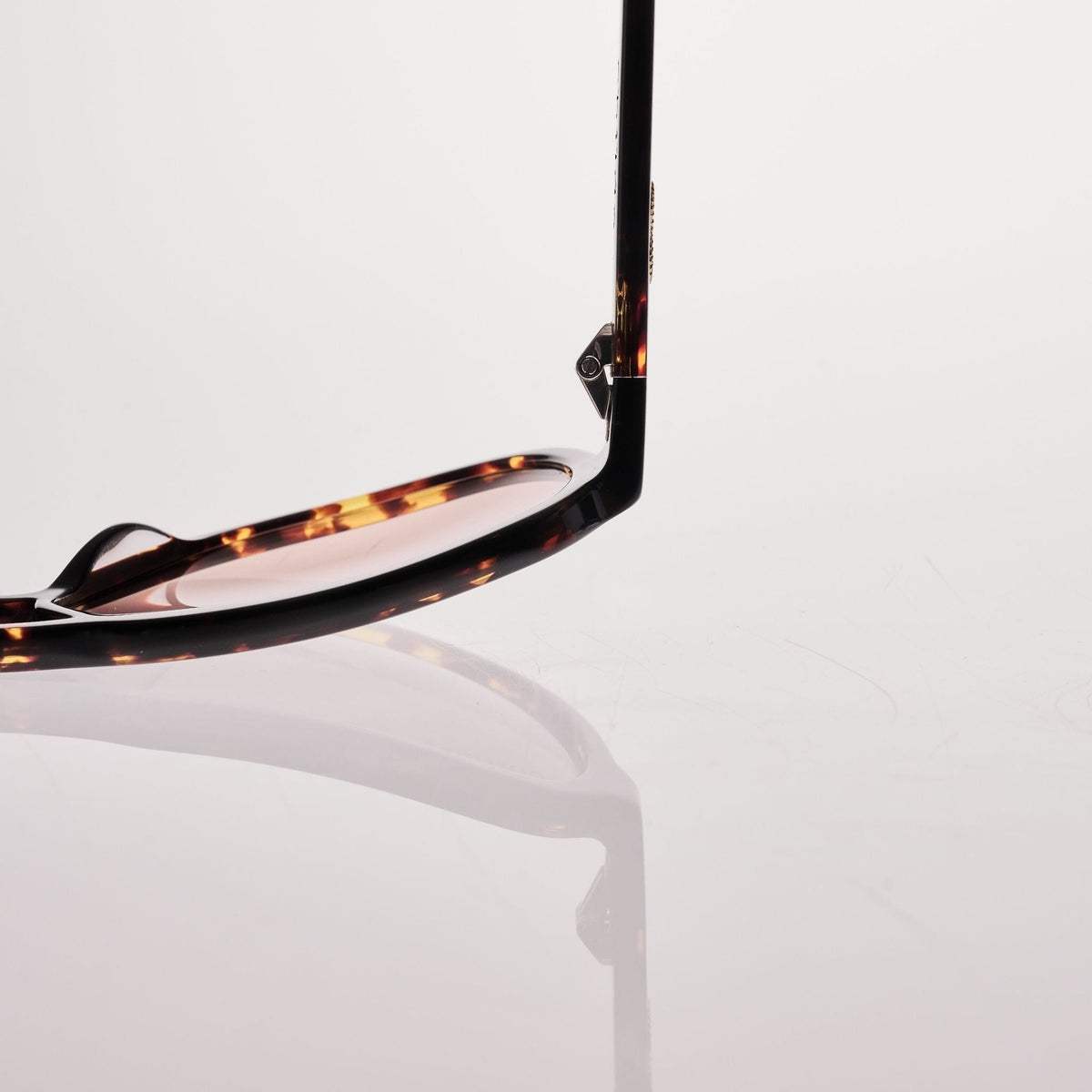 TREBLE.2.0 Gloss Havana Tort | Rose Gradient Bio Lens