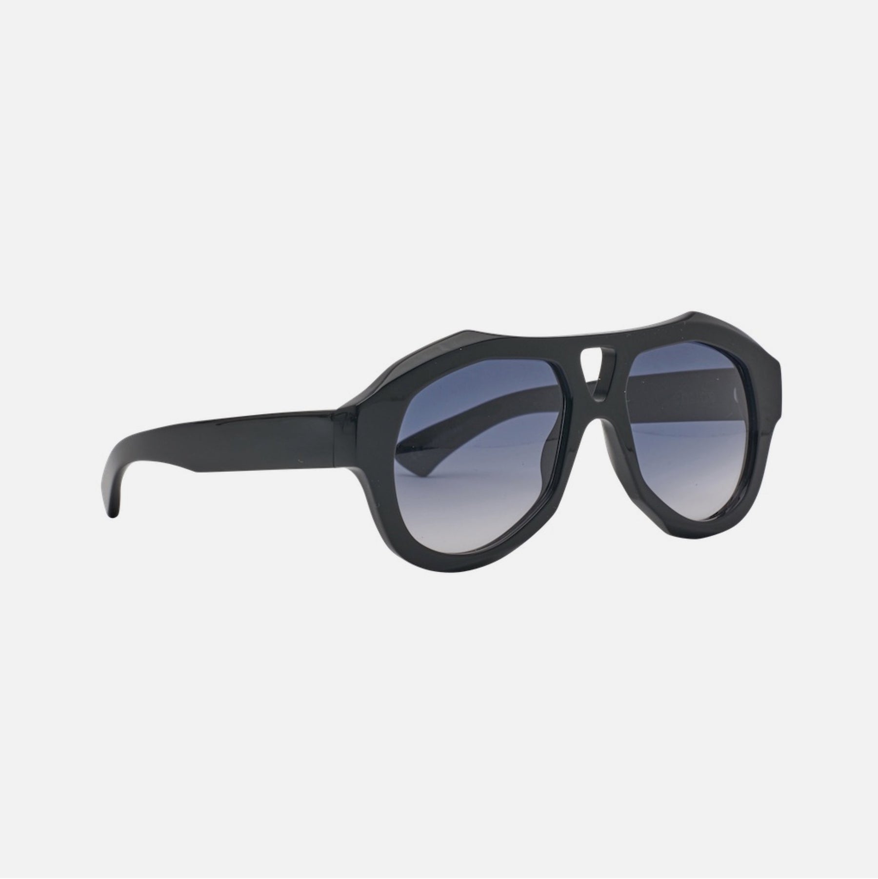 DEBASER Gloss Black | Grey Gradient Lens