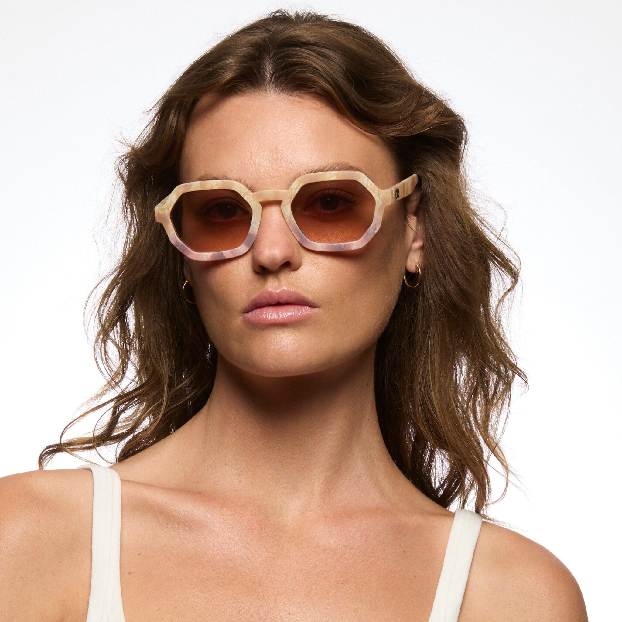 Amber rose mirrored sunglasses deals