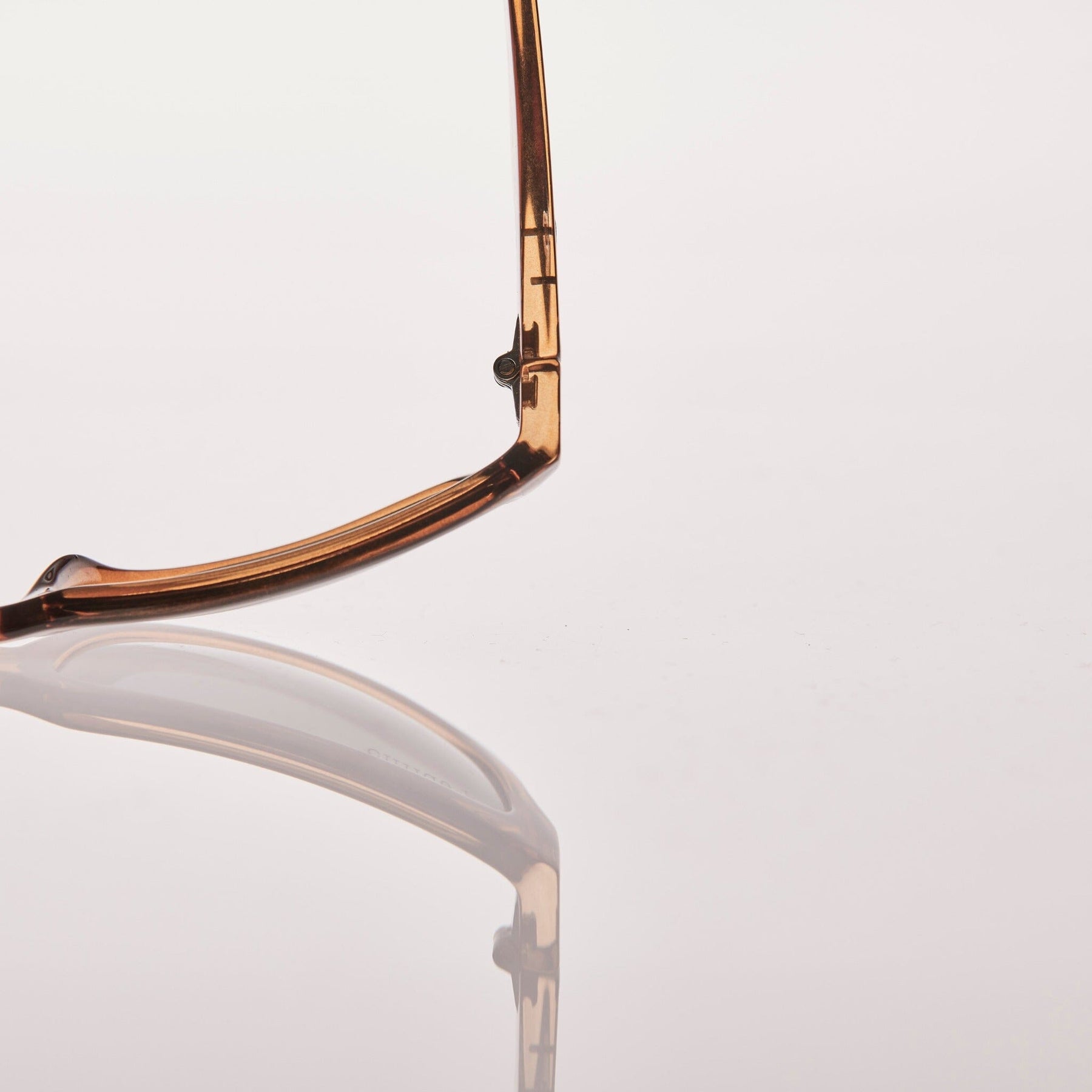 TASMAN Translucent Cola | Green Polarised Bio Lens